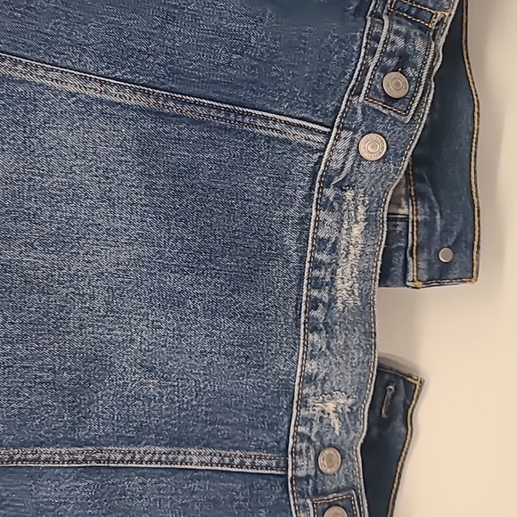 Levis Denim jean trucker jacket distressed size medium - Picture 10 of 11